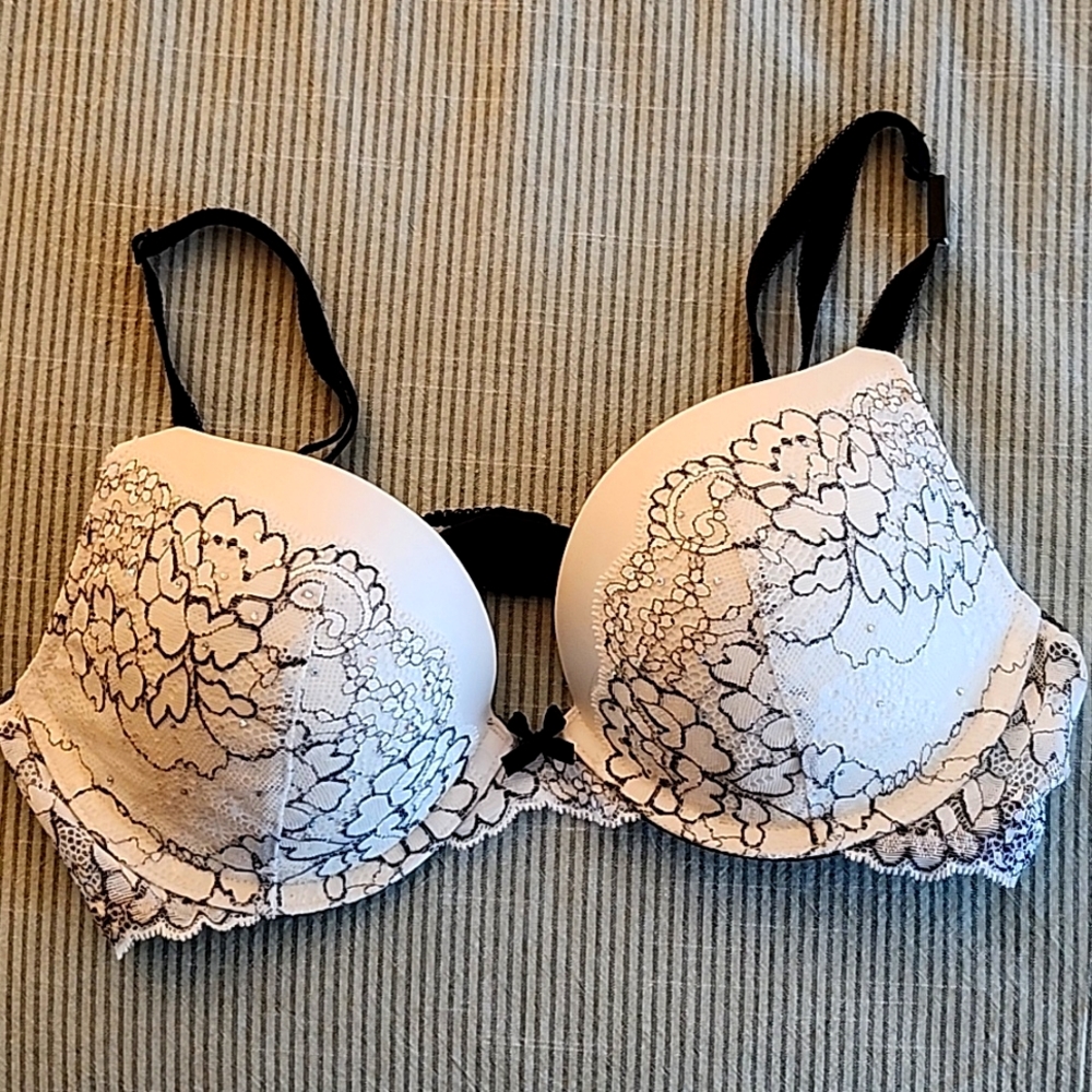 Victoria's Secret Dream Angels pushup bra